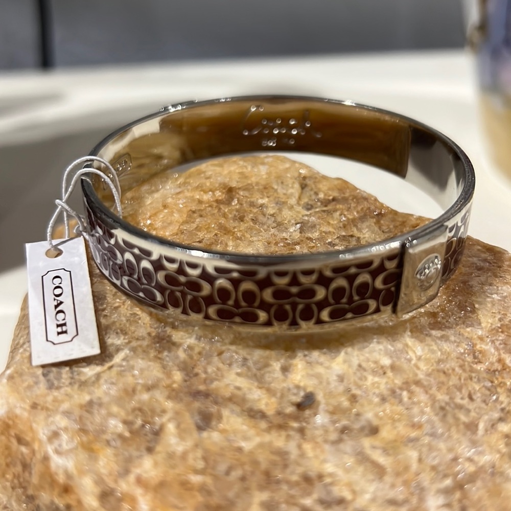 Coach Bangel Bracelet Signature C in silver and deep burgundy